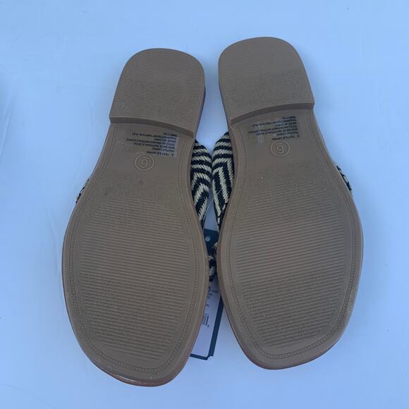 Universal Thread Women Flat Sandals/ Slip On Size 6 NWT - Picture 7 of 7